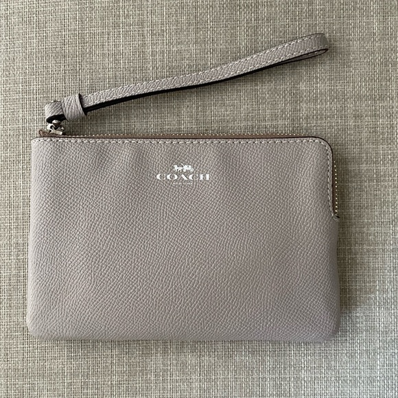 Coach Handbags - **SOLD!!** COACH CORNER ZIP WRISTLET